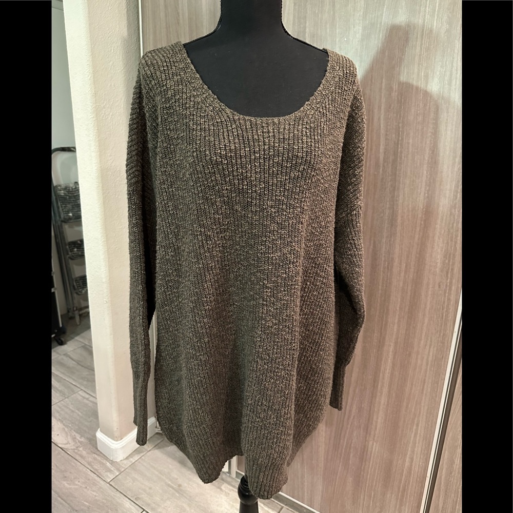 NWT Torrid tunic sweater with open tie back